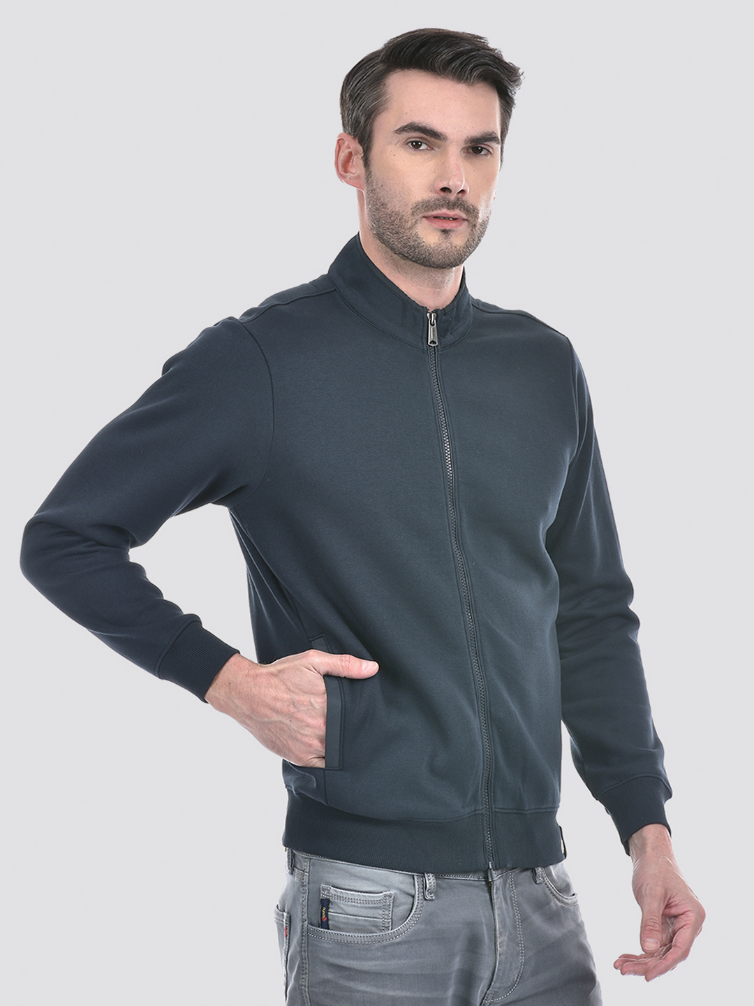 Numero Uno Men Solid Regular Fit Sweatshirt